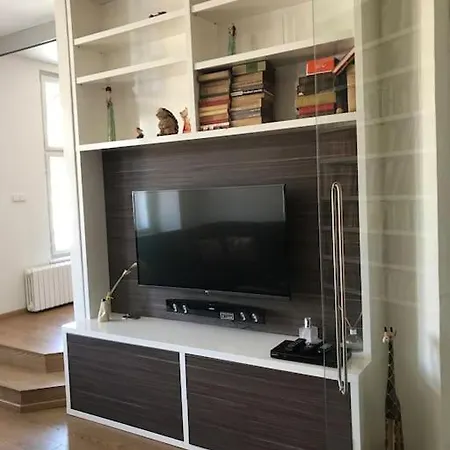 Apartment Next To The River. In Centre, Metro 3min Prague
